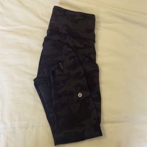 Lululemon Swift Speed black camo leggings 25”